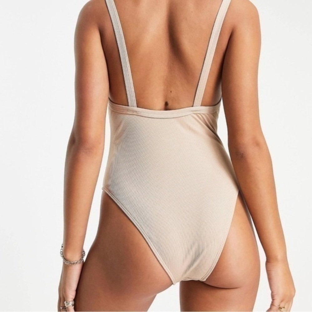 🆕 4th and Reckless “Larissa” Bodysuit Nude// Tan (small)